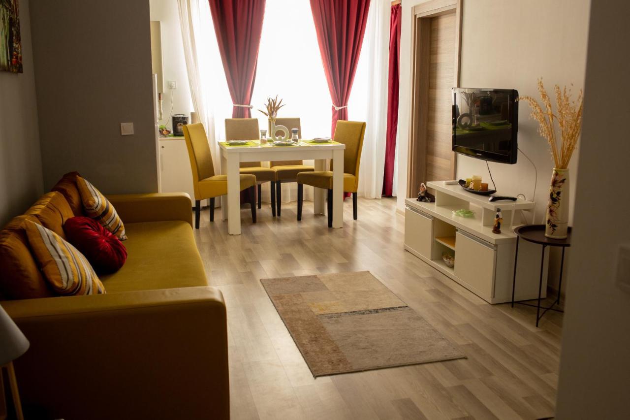 Summerland-mamaia * Mamaia